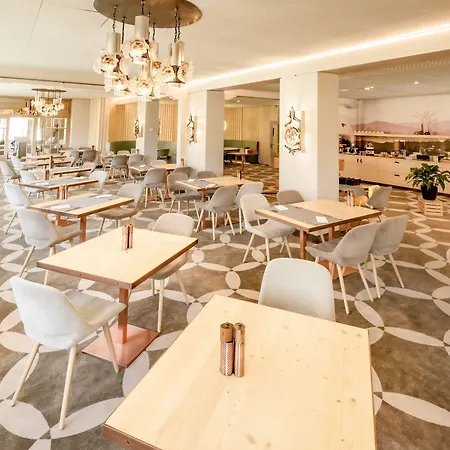 Le Bristol Hotel 4*